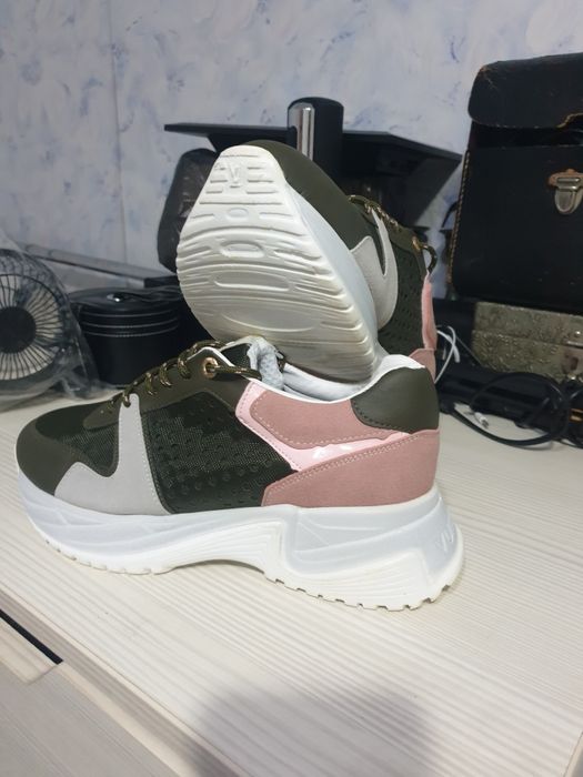 Pantofi sport dama. Marimi 37,38,39,40.