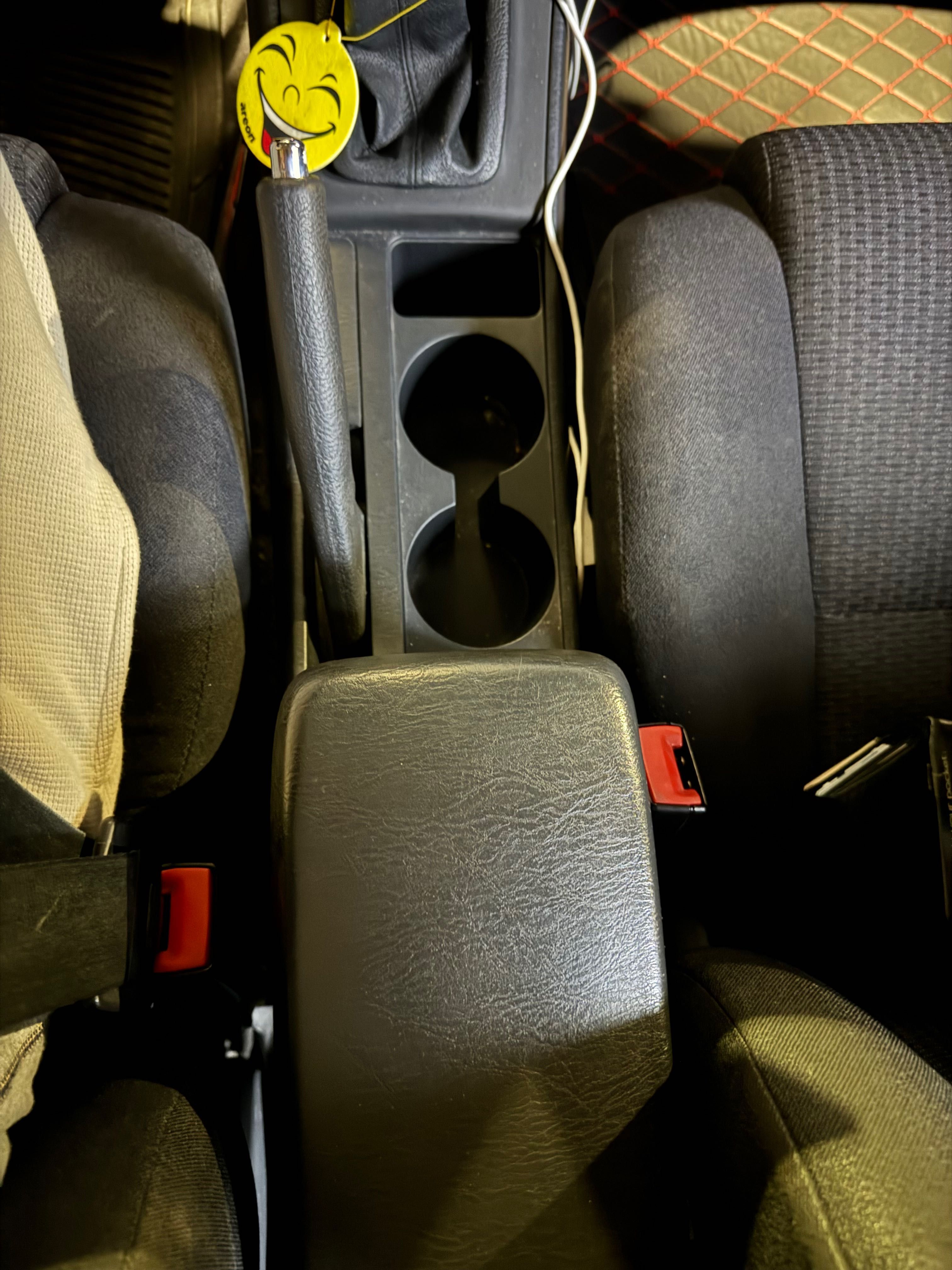 Toyota Corolla 1.6 бензин няма АГУ