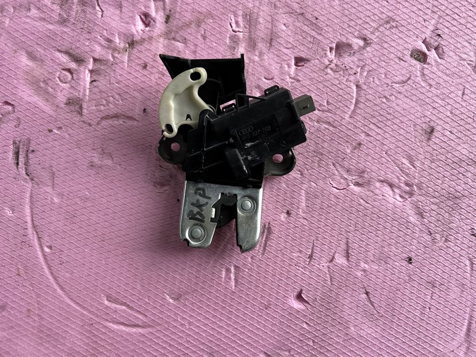 Broasca yala portbagaj haion vw passat b6 berlina sedan