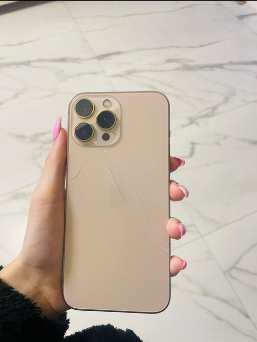 Продавам Iphone 13pro max 256gb