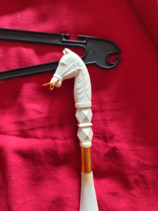 Продавам комплект четка за дрехи и обувалка