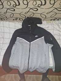 Bluza Nike Tech Neagra Grii Mărime L 9.5/10