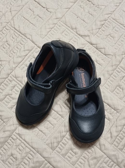 Продам кожаные туфли на девочку