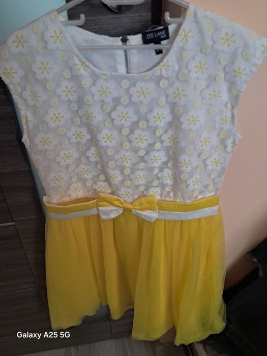 Vand rochita fetiță