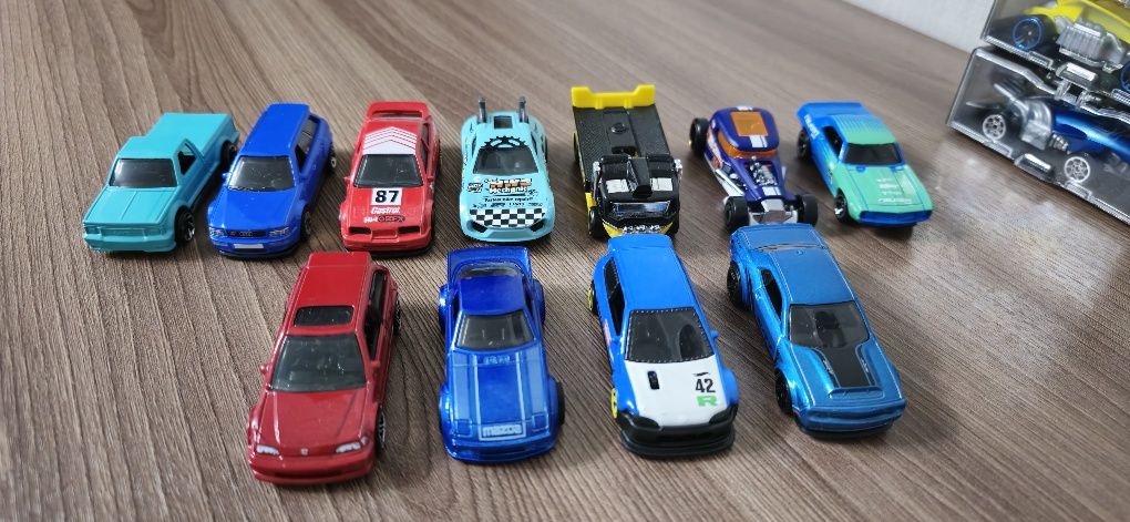 Машинки Hotwheels(хотвилс)