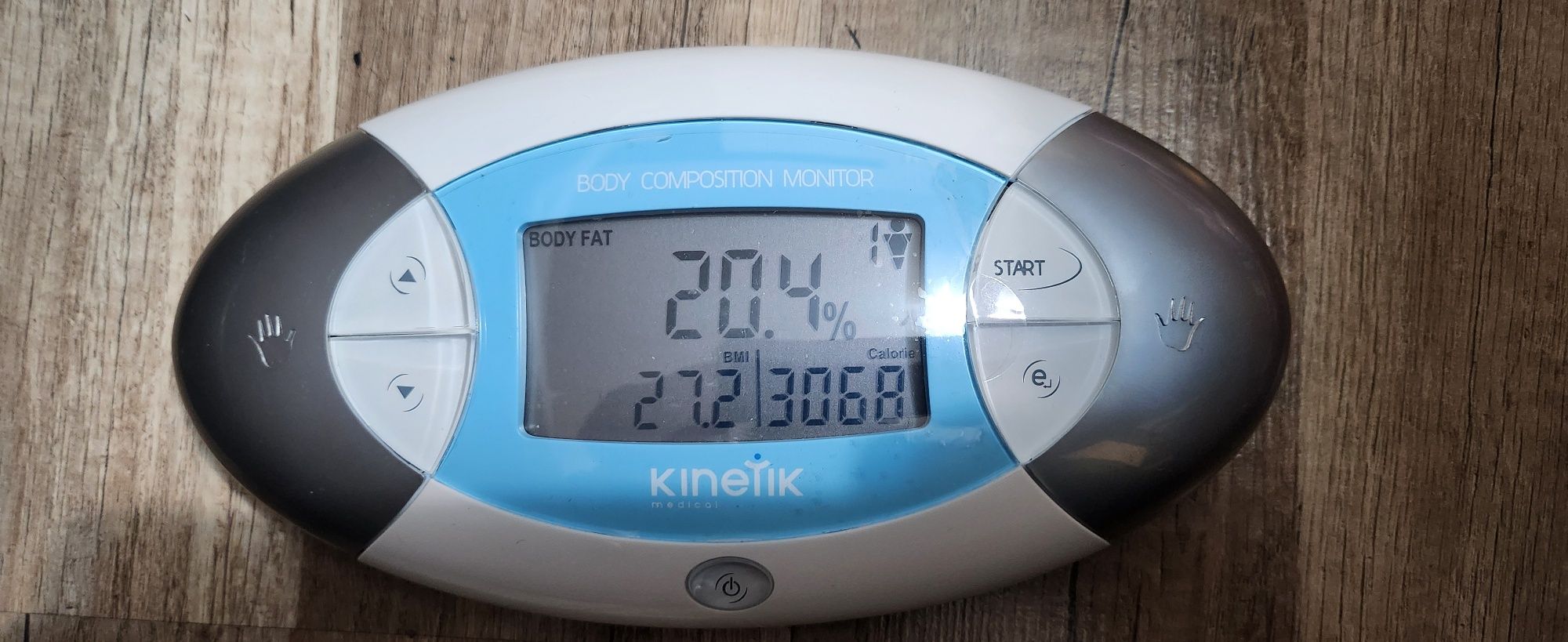 Kinetik medical уред за мерена на телесна мазнина,вода и мускул