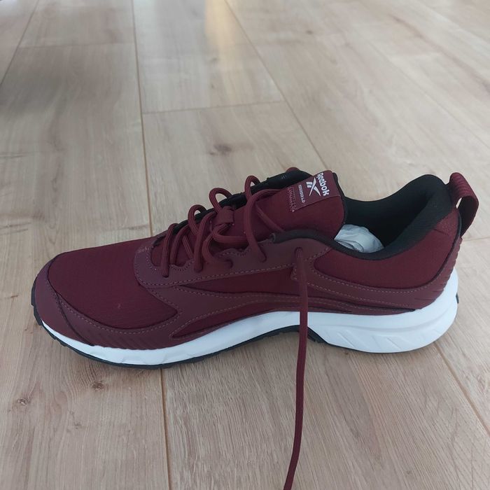 Нови оригинални маратонки REEBOK