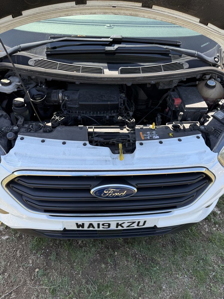 Продава се: Ford Transit Custom 2019 – Чисто нов двигател!