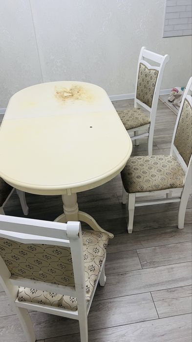 Продам стол со стулями за 5000 тг