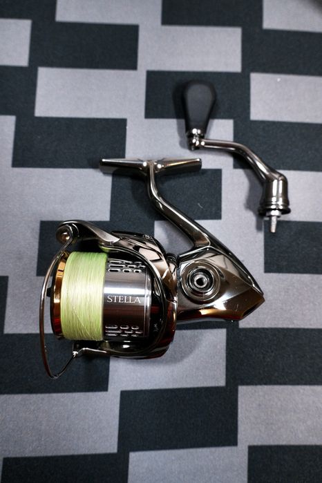 Shimano Stella 2500 FJ ( impecabila)