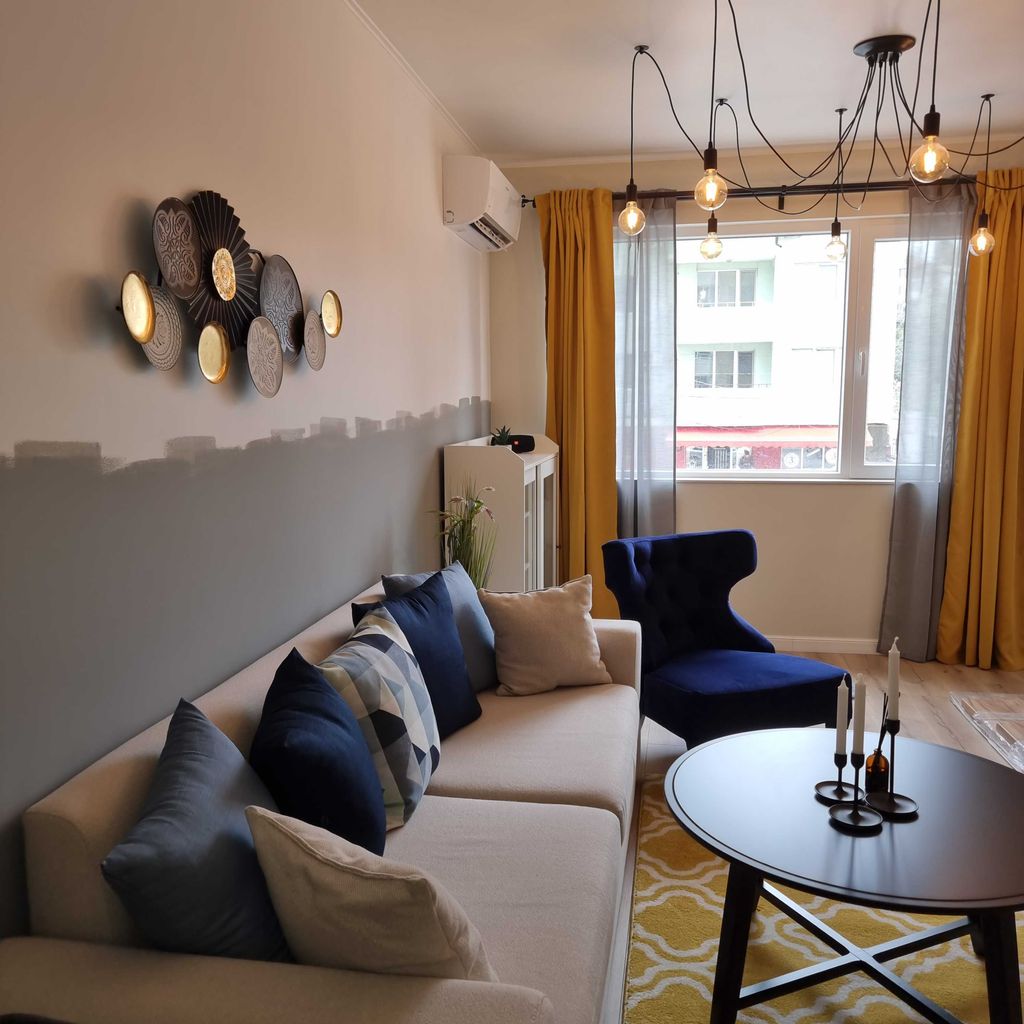 Дава се под наем Двустаен апартамент в Варна, Левски - 90 кв.м за 714 € - Снимка #3