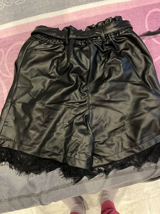 Къси кожени панталони