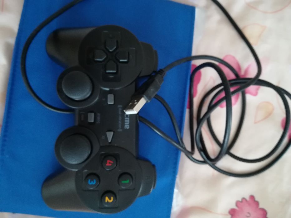 Gamepad pentru jocuri cu masini