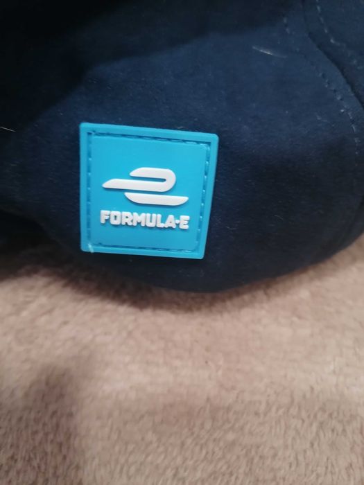 Шапка с козирка Julius Bär