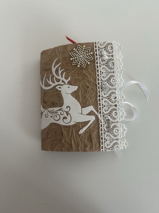 Продавам ръчно направени коледни скрапбук тефтери