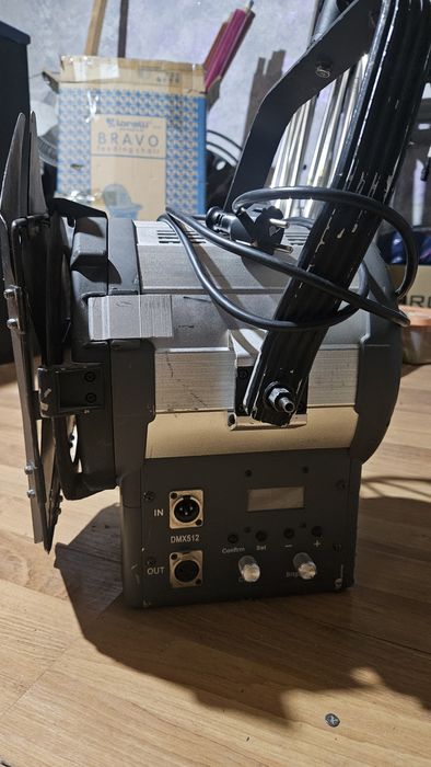 Продам светодиодные прибор для видео.