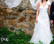 Rochie de mireasa Agnes Toma si voal lung