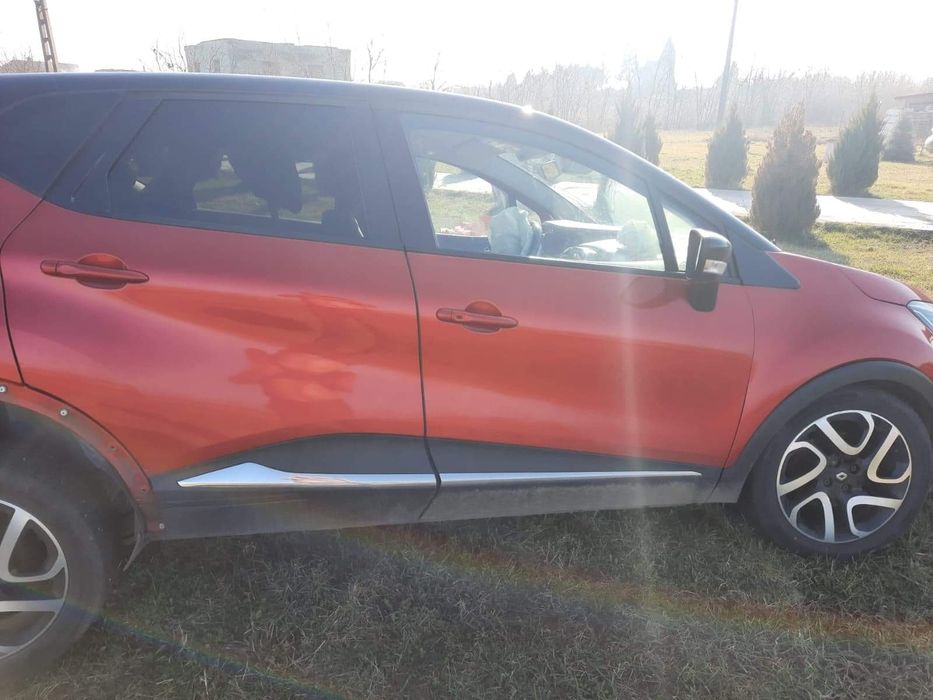 Dezmembrez Renault Captur
