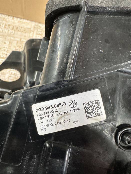 Lampă stânga vw passat b 8 break facelift.cod:3g9945005.g.