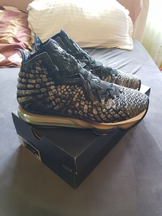 Vând Adidași Nike Lebron măr 41  stare excepțională