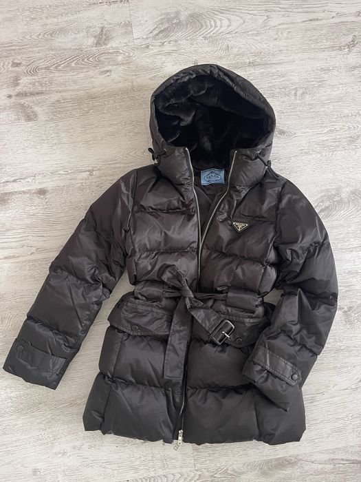 Продам Куртку” Prada”, зима.