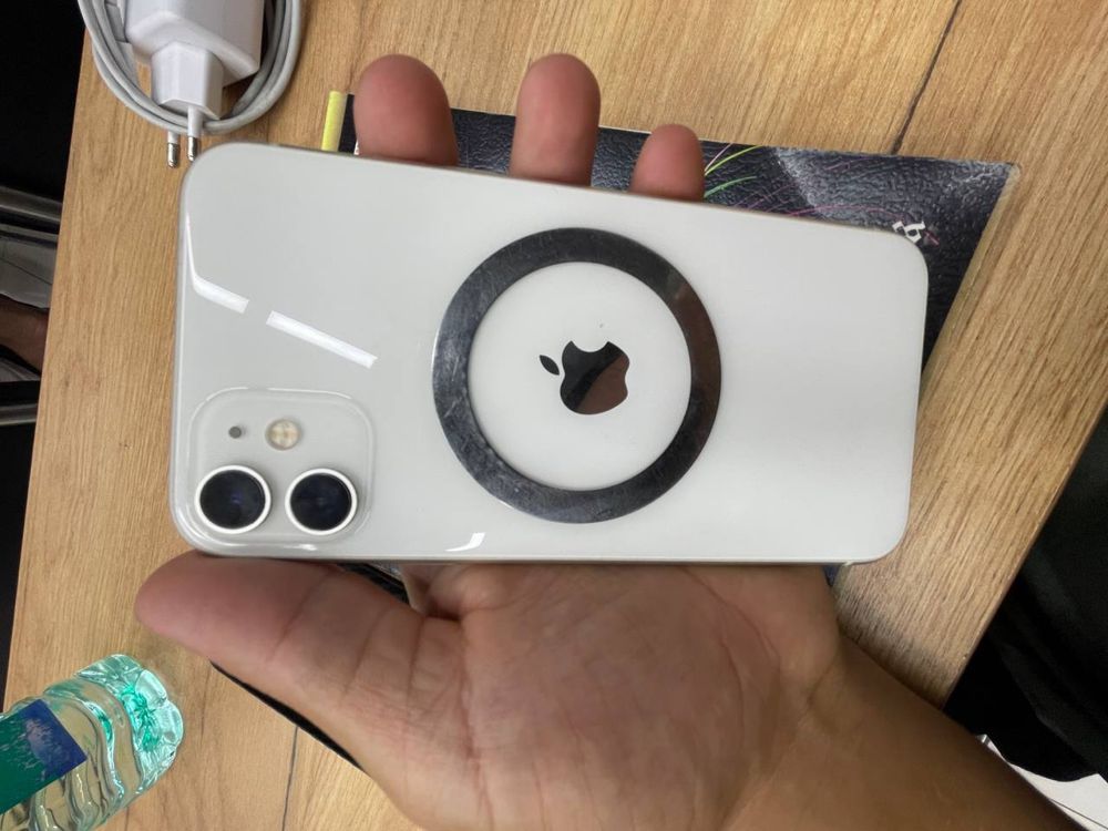 Iphone 11 nsndjjdbdbdjdnd djdidnsiafabdjsisbsjsisjdvsjsj