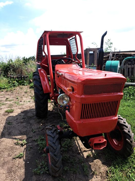 Tractor U-445 de vie