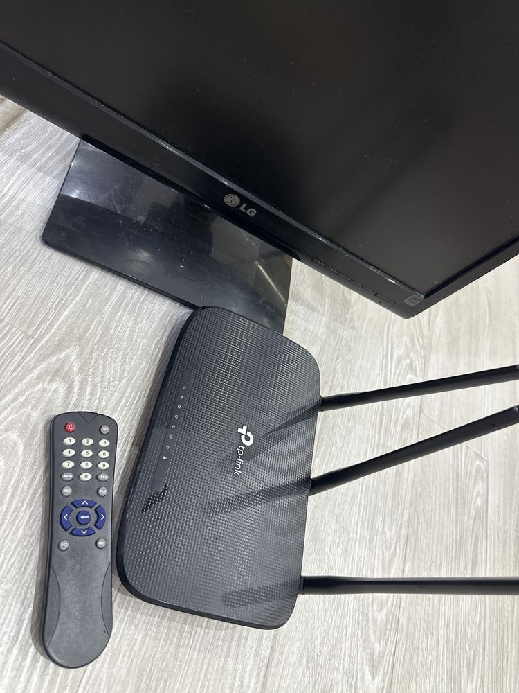 Монитор, router. . Кому надо предлагайте цену