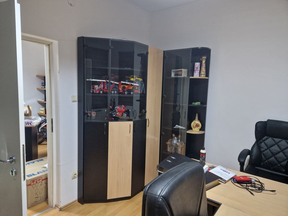 Vand corpuri de mobilier (birou, dulap, scaun) de la 100 de lei