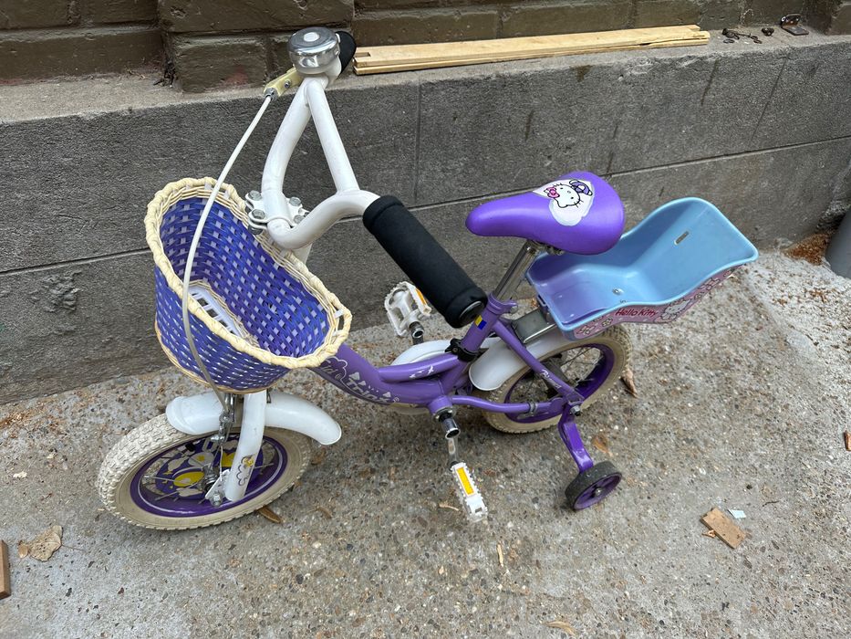 Bicicleta cu roti ajutatoare pentru copii - tricicleta