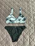 Costum de baie de dama alb și negru