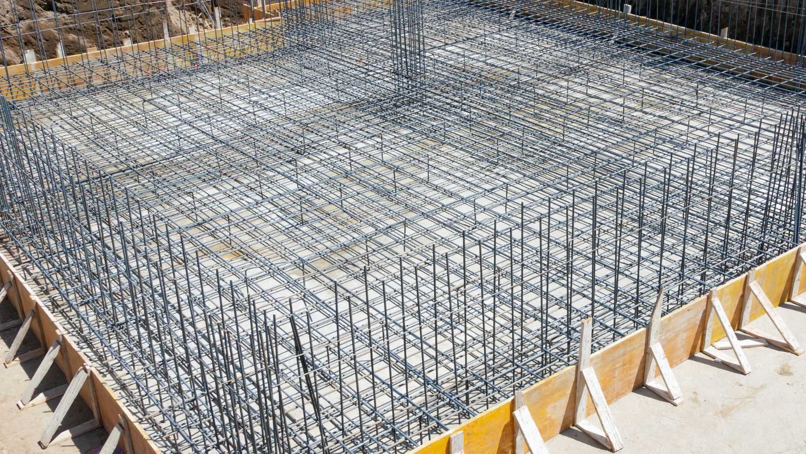 Firma constructii case la rosu/gri/cheie