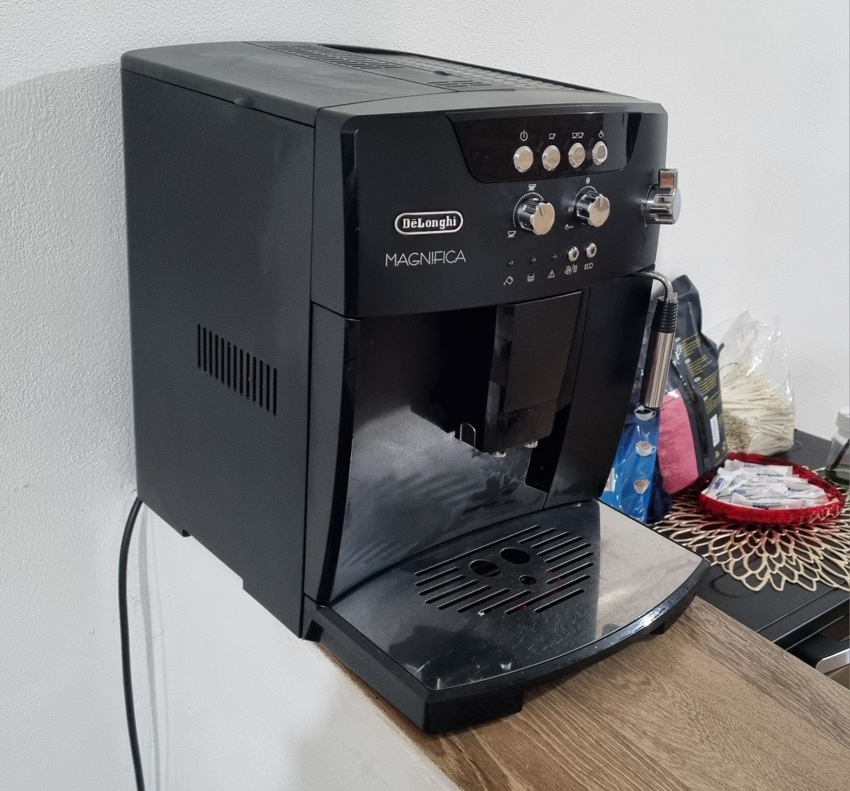 Expresor De Longhi Magnifica eco