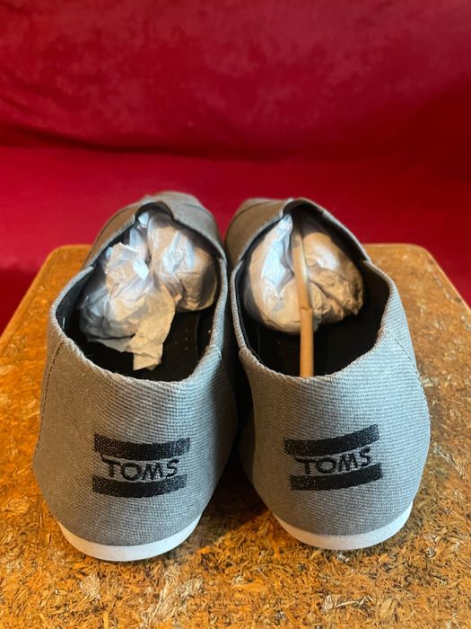 Espadrile Toms noi, mar 44