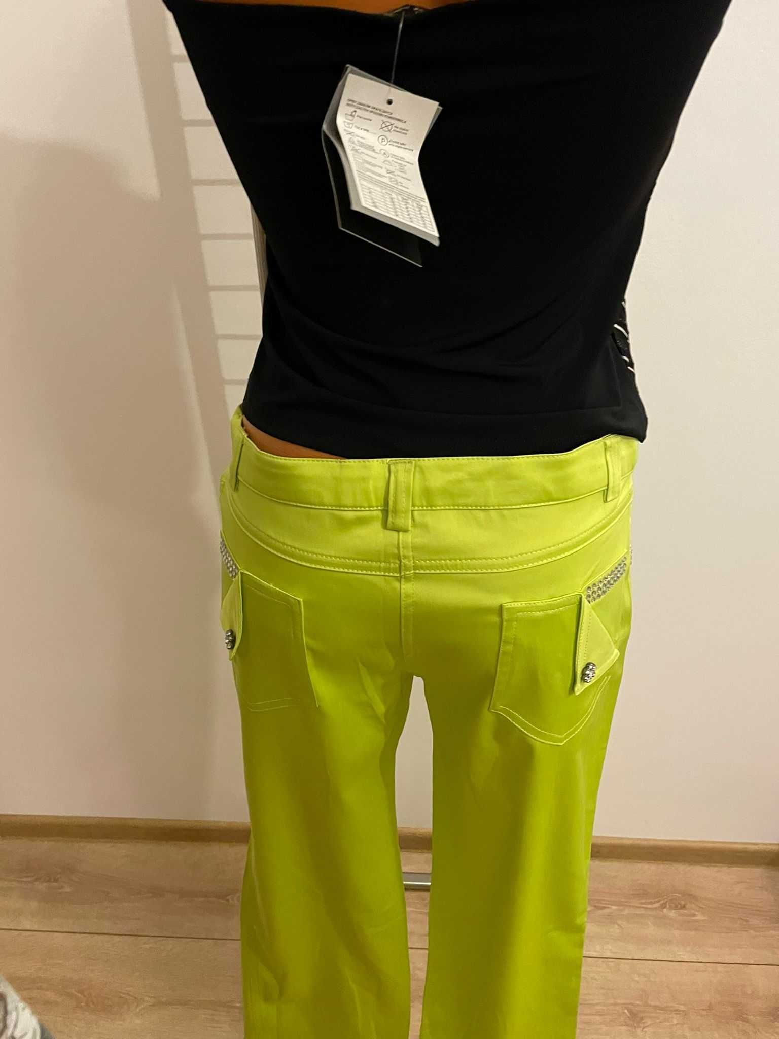 Pantaloni eleganti si top