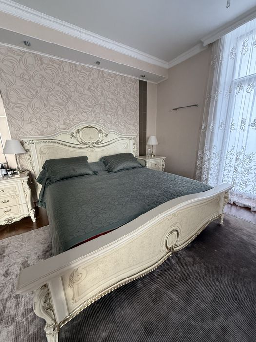 Спальный гарнитур (Италия )