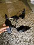 Pantofi cu toc lat