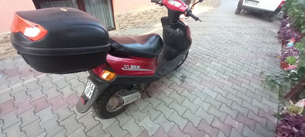 Vând scuter marca rex
