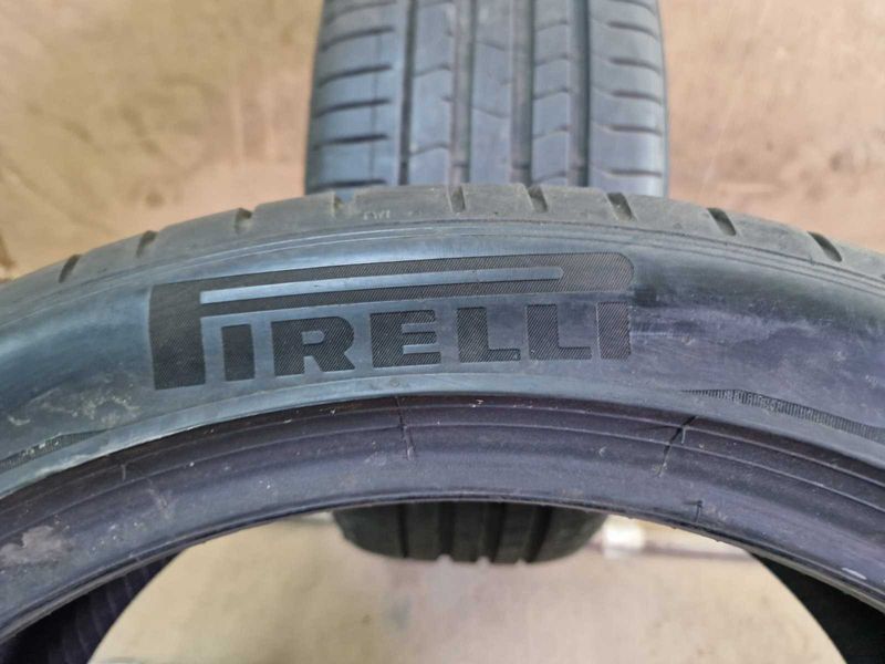 2 Pirelli R19 245/40
летни гуми
DOT1322