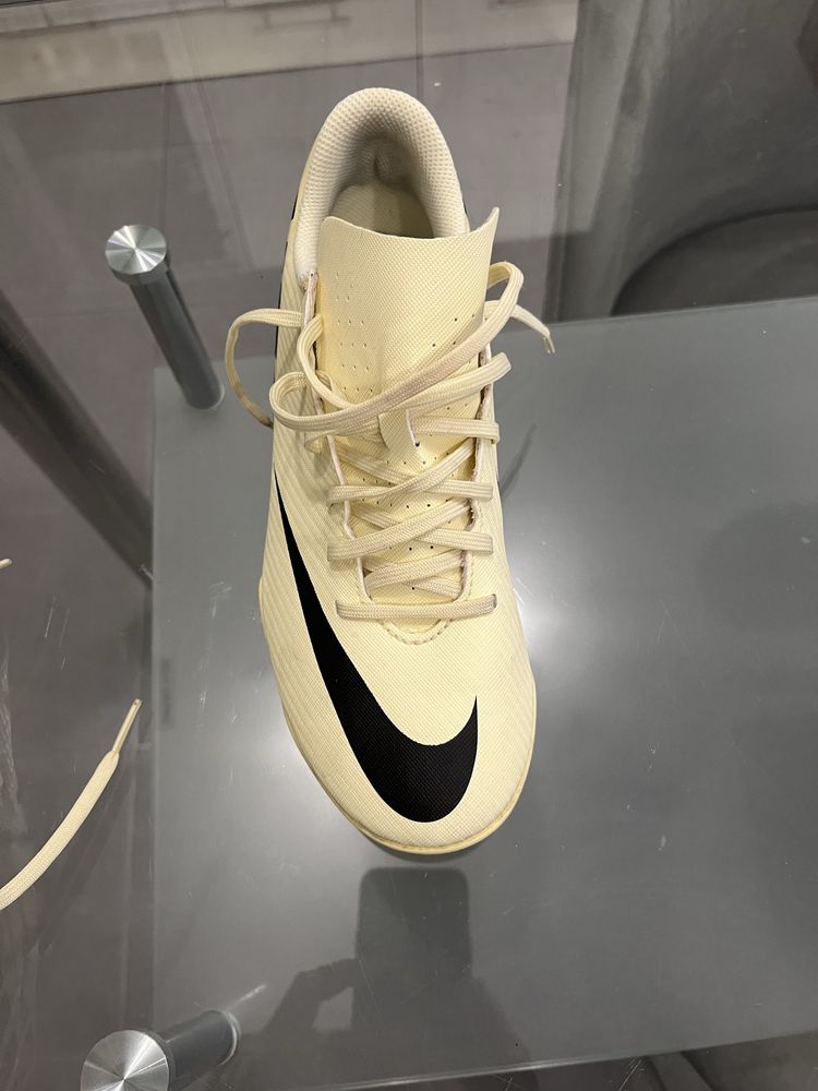 Калеври Nike с пласмасови бутони