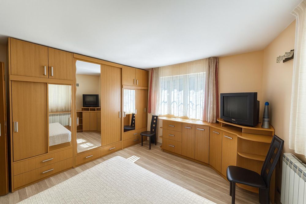 Дава се под наем Тристаен апартамент в Пловдив, Каменица 1 - 125 кв.м за 650 € - Снимка #3