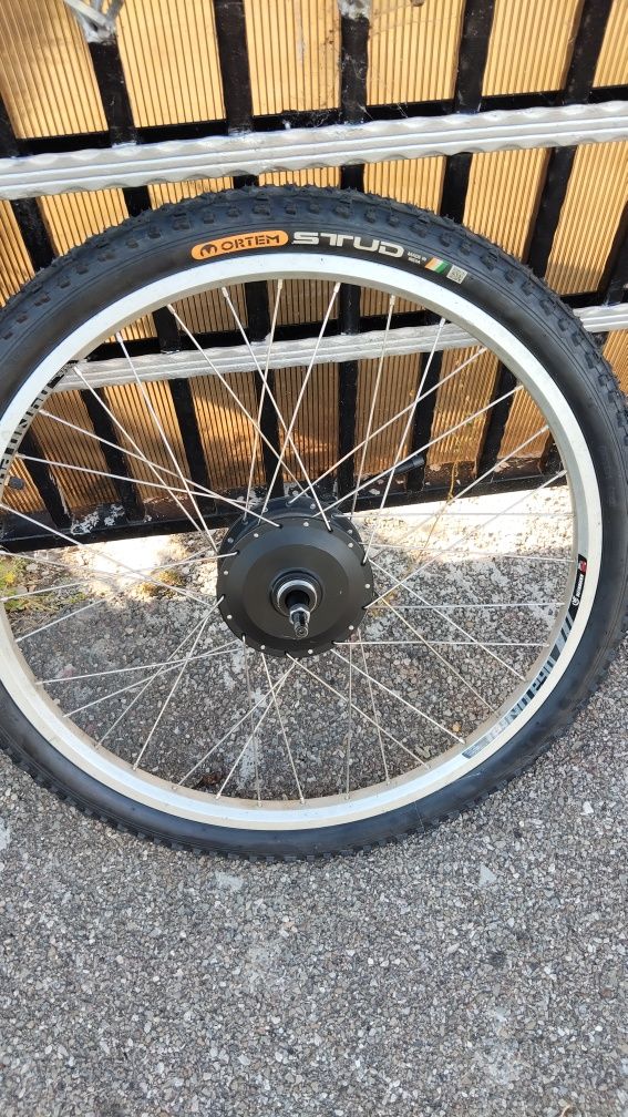 Vind roata cu motor bicicleta electrica pe 36v noua preț 400 lei