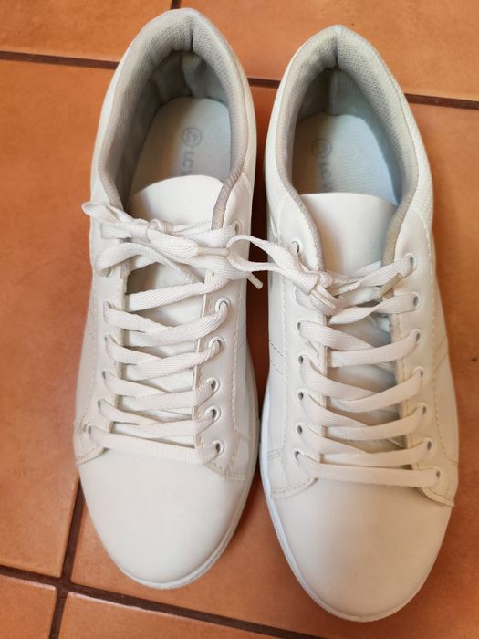 Бели кецове на LC Waikiki, номер 43, 28 см. стелка.