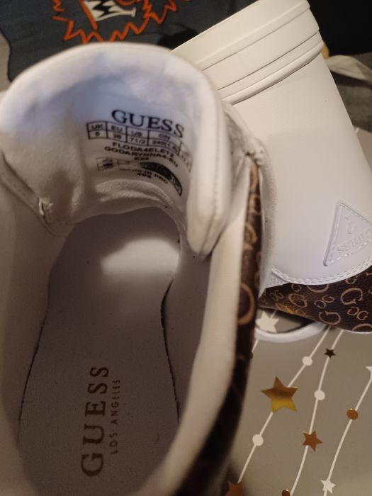 Нови маратонки на маркатаGUESS