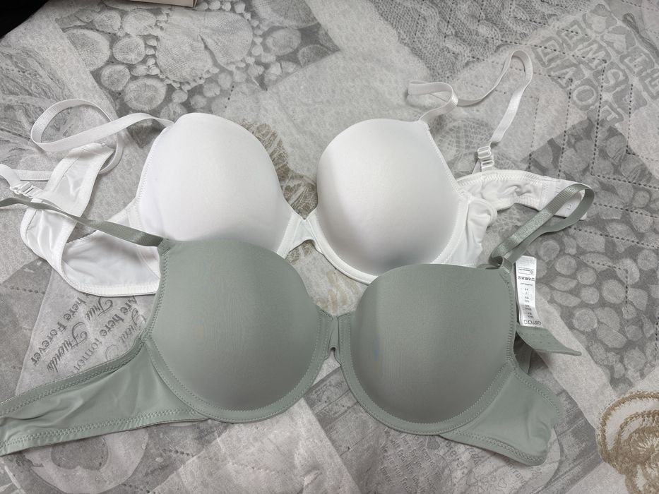 Чисто нови сутиени размер 80B