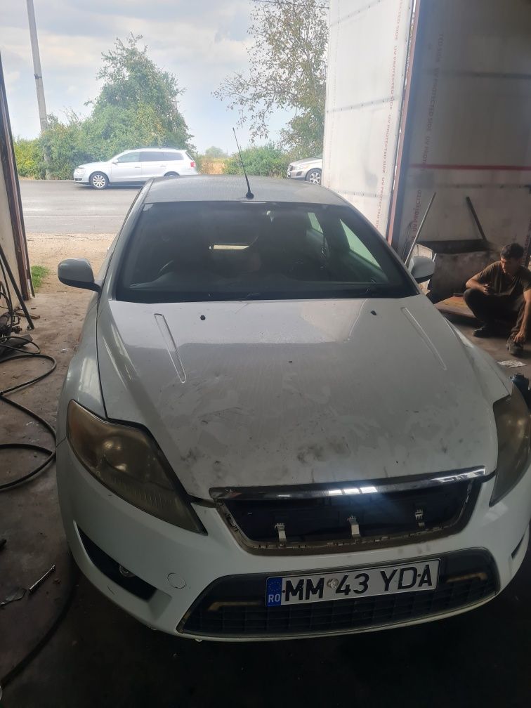 Dezmembrez Ford Mondeo 1.8 Diesel