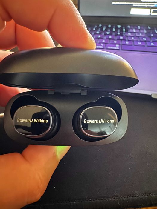 Слушалки Bowers and Wilkins PI8