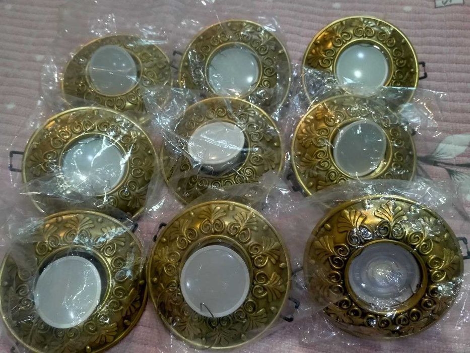 Продам точечные галогенки