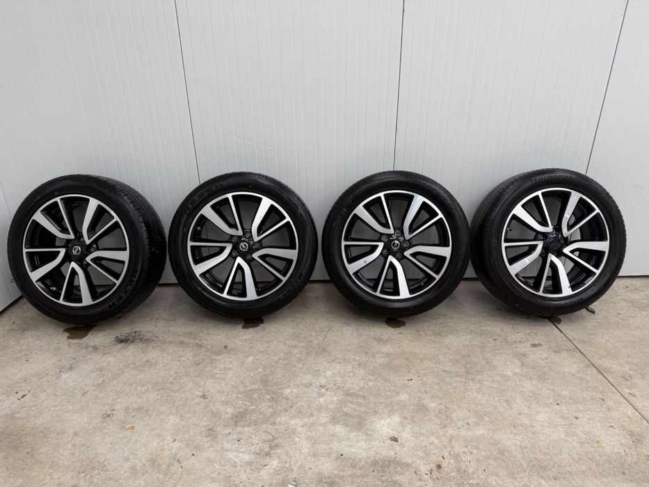 ЛетиДжантиNissanQashqai 19* 5х114.3* 66.1*7J*ET40+Летни гуми 235/50/19