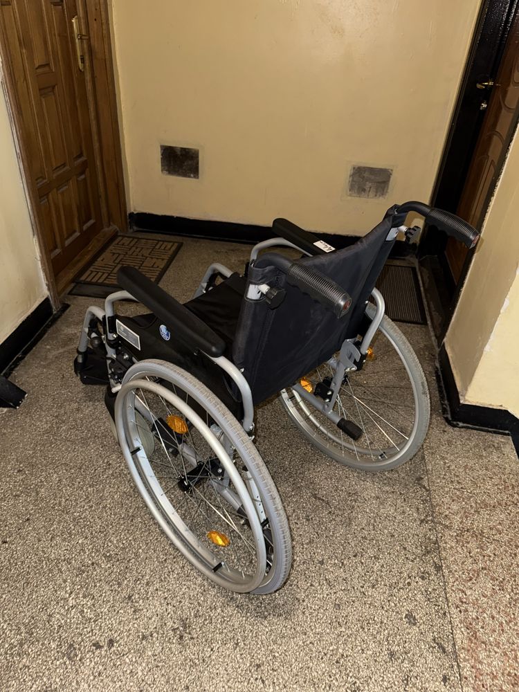 Carut scaun ajutor deplasare 44 cm batrani handicap dizabilitati